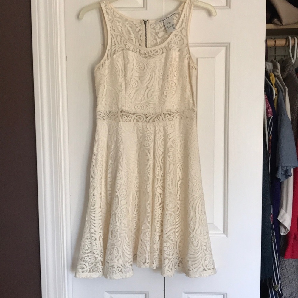 Cream flowy flower dress extra small